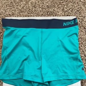 (NWOT) Nike Blue/Turquoise Spandex Nikepro (X-Large)